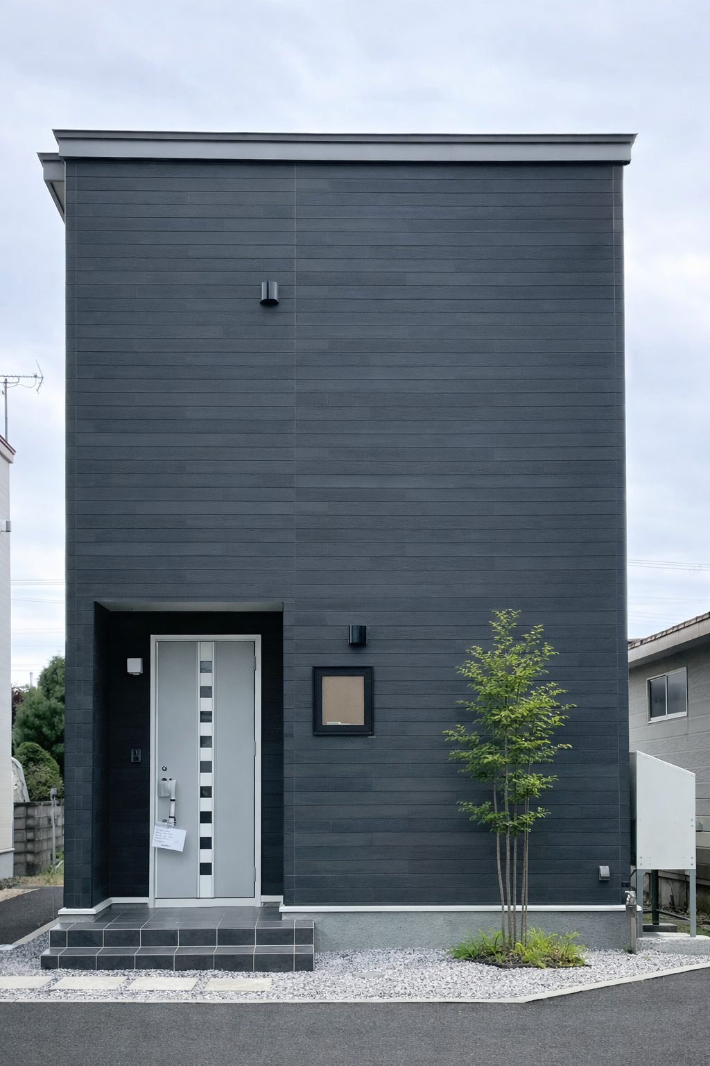 外観は黒とメタルの2色で完結。これぞまさにロックスタイルの画像