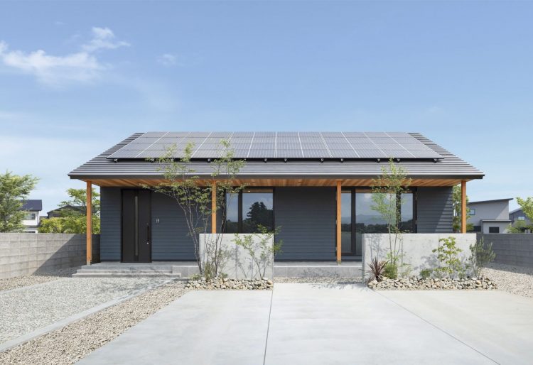 【エル直割-30万円-割引対象物件】自然と調和する最先端♪太陽光発電×蓄電池で、太陽の恵みで続く未来の平屋の画像